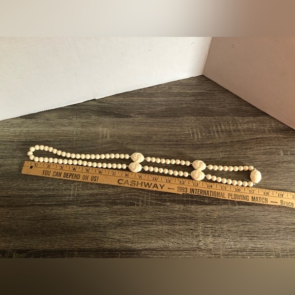 Vtg Ivory Beaded Necklace - Picture 9 of 9